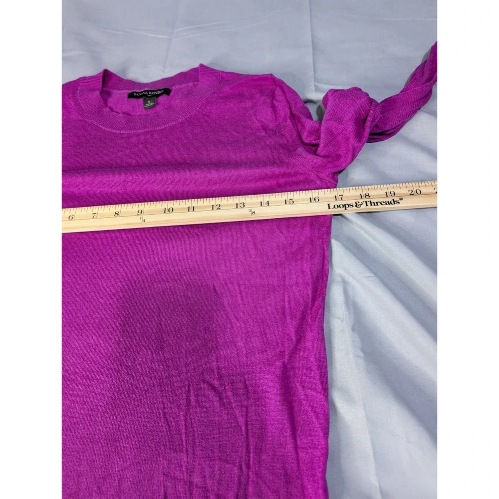 Banana Republic Women's Small Magenta Crewneck‎ Sweater Cotton Blend Lightweight